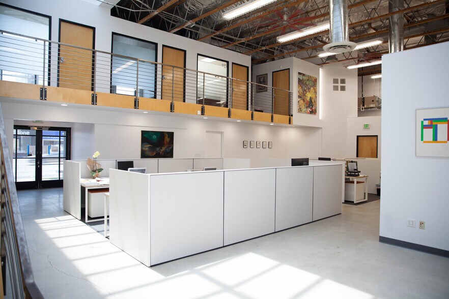 Primary Photo Of 2300 S Sepulveda Blvd, Los Angeles Office For Lease