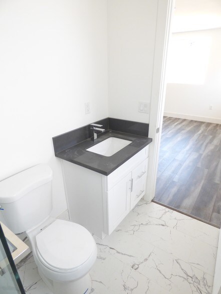 More Photos Of 6732 Irvine Ave, North Hollywood Apartments For Sale