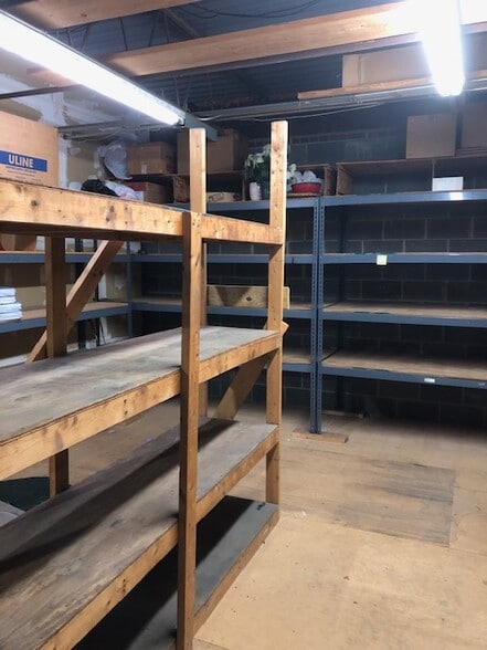 More Photos Of 114 Oakgrove Rd, Sterling Warehouse For Sale