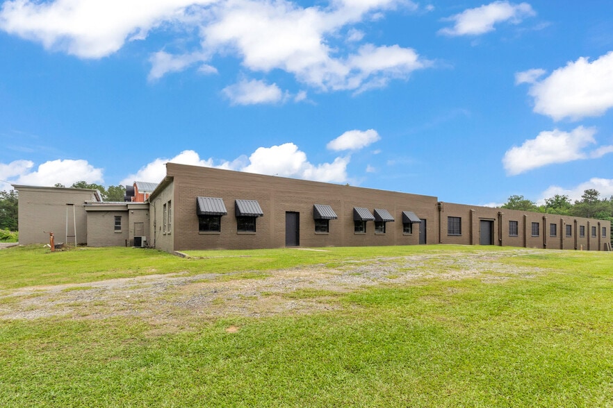 More Photos Of 121 Trotter Industrial Ln, Saluda Warehouse For Lease