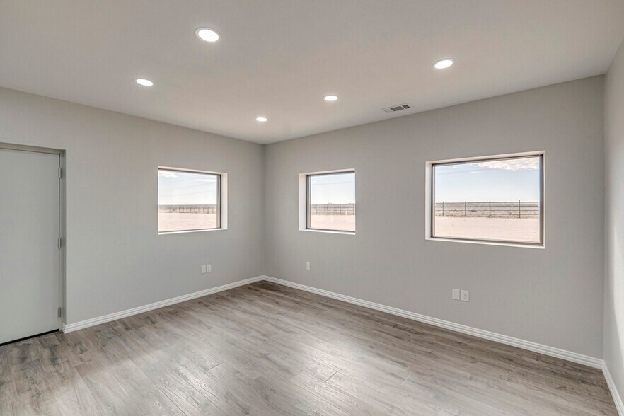 More Photos Of 5268/5450 N FM 866, Odessa Warehouse For Sale