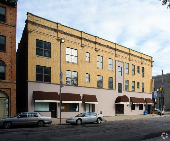 More Photos Of 901 Madison Ave, Toledo Storefront Retail Residential For Lease