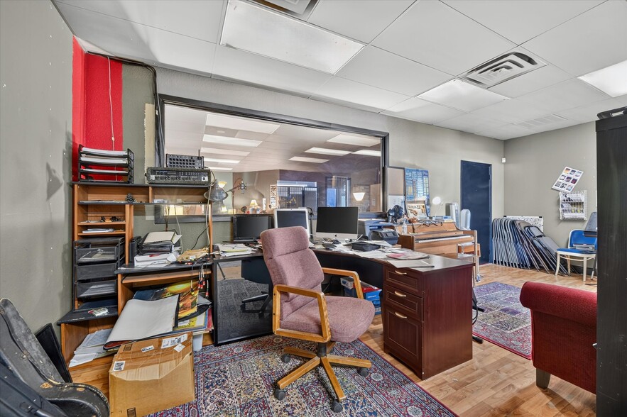 More Photos Of 221-223 N Locust St, Denton Office For Sale