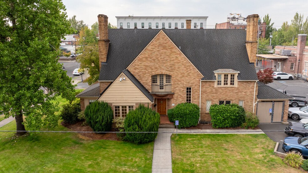 More Photos Of 414 NE Evans St, Mcminnville Office For Sale