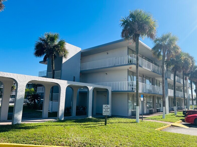 More Photos Of 44089 Highway 27, Davenport Hotel For Sale