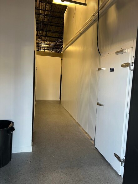 More Photos Of 7500 NW 25th St, Miami Office For Sale