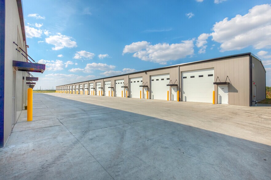 More Photos Of 1585 NW Gettysburg Ln, Waukee Flex For Sale