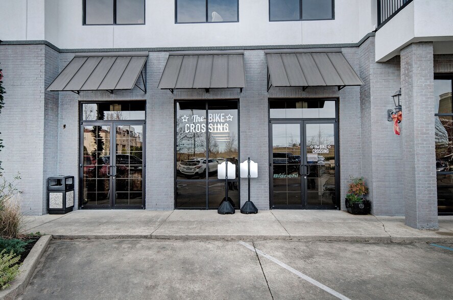 More Photos Of 115 Laurel Park Cv, Flowood Office For Lease