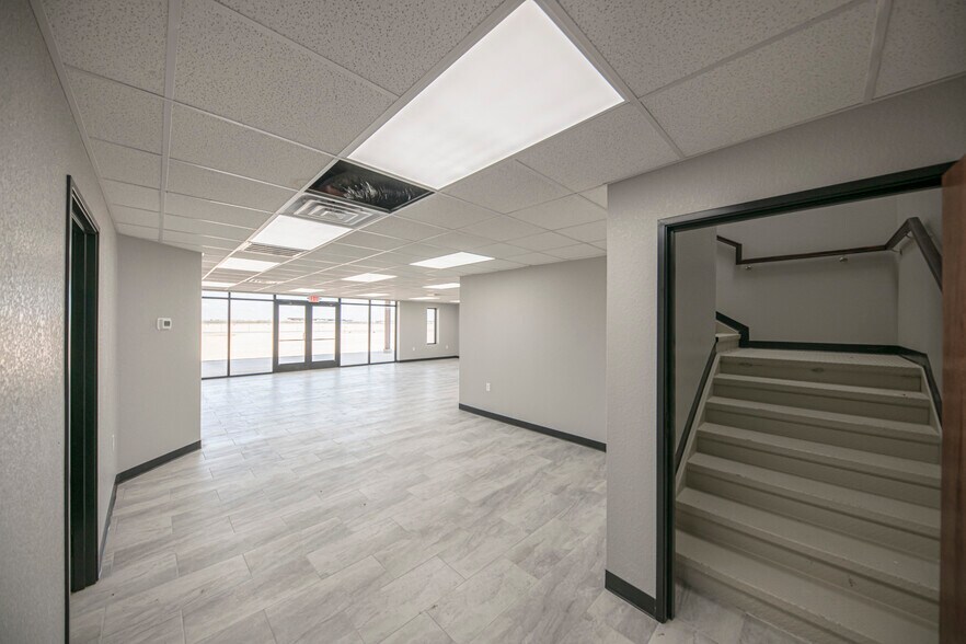 More Photos Of 16571 W Basin S, Odessa Warehouse For Sale