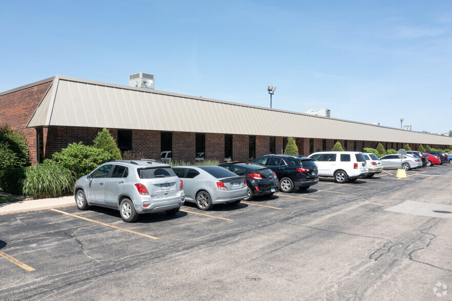 Primary Photo Of 4951 Indiana Ave, Lisle Flex For Lease