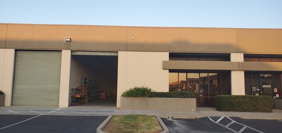 More Photos Of 681 Anita St, Chula Vista Warehouse For Lease