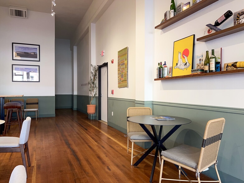 More Photos Of 7 W Alder St, Walla Walla Storefront For Lease