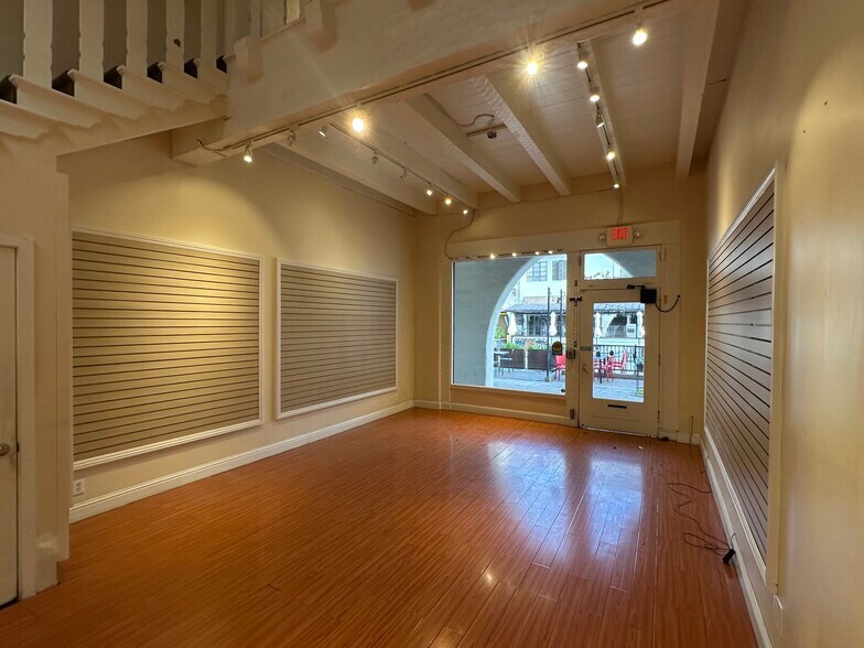 More Photos Of 532-536 Ramona St, Palo Alto Storefront For Lease