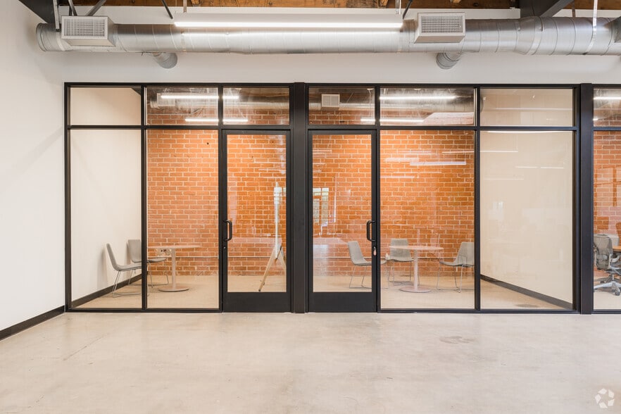 More Photos Of 12820 Panama St, Los Angeles Showroom For Sale