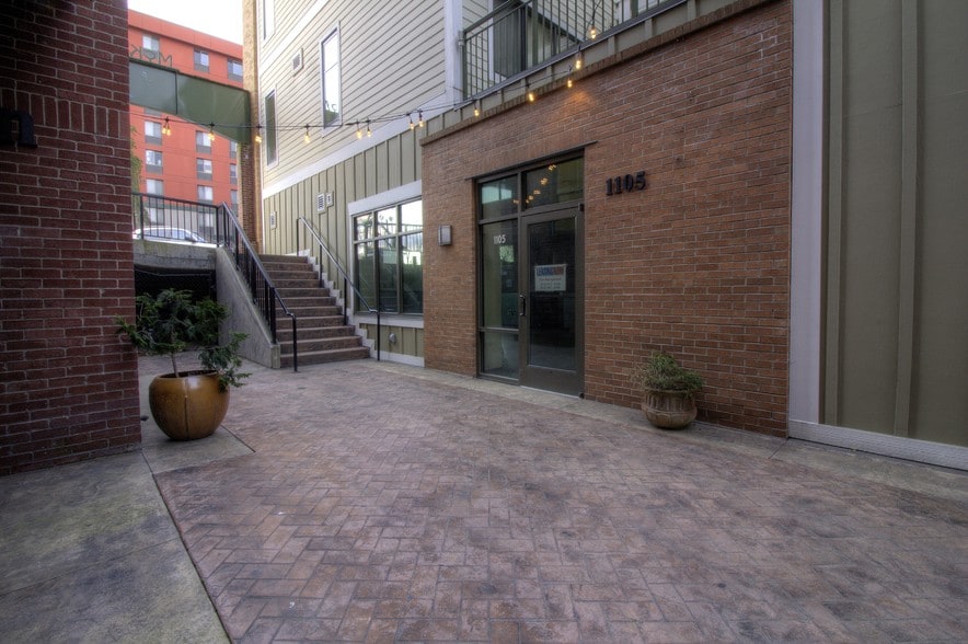 More Photos Of 1311-1315 11th St, Bellingham Storefront Retail Residential For Sale