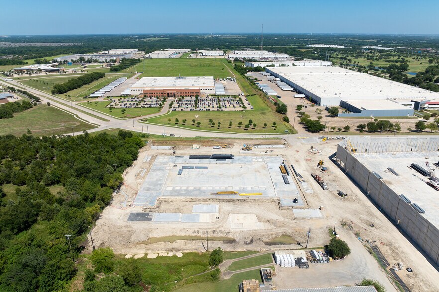 More Photos Of 3361 Redbud Blvd, McKinney Warehouse For Sale