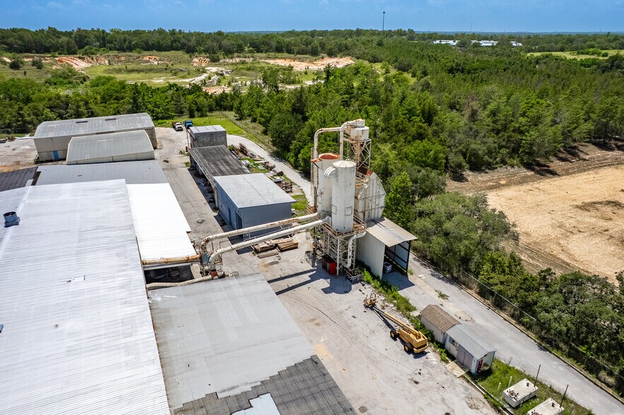 More Photos Of 310 Cypress Rd, Ocala Manufacturing For Sale