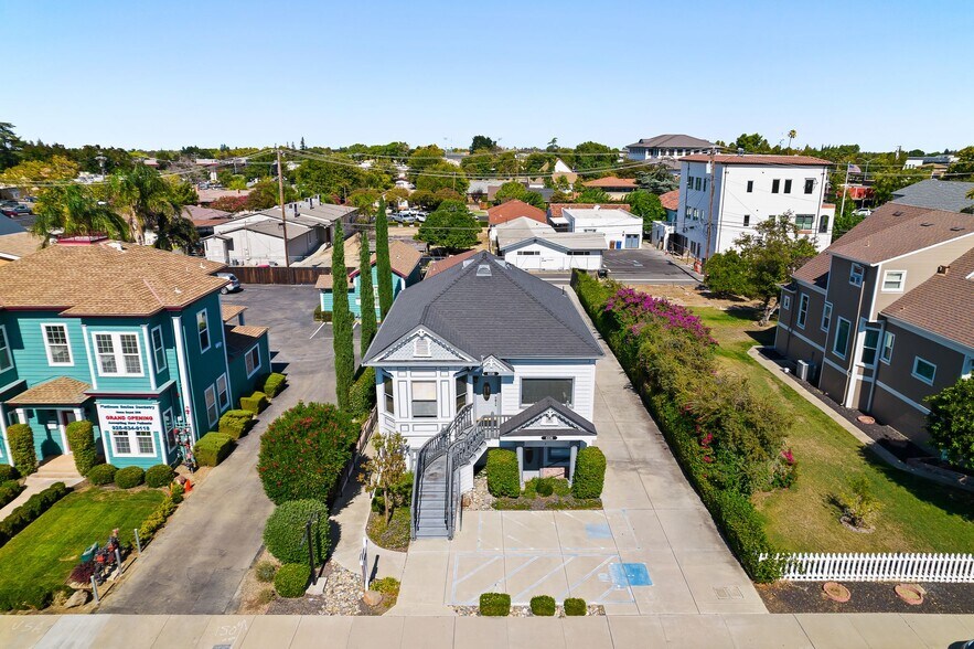 More Photos Of 8336 Brentwood Blvd, Brentwood Office Residential For Sale