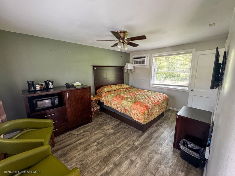 More Photos Of 19663 S US Hwy 441, High Springs Hotel For Sale
