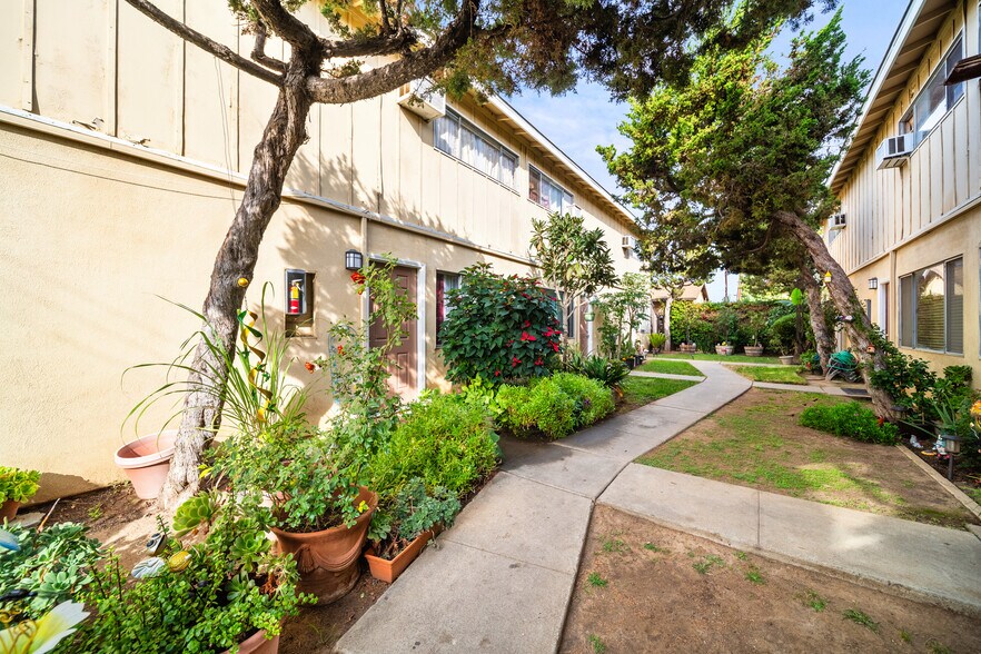 More Photos Of 219 S Esplanade St, Orange Apartments For Sale