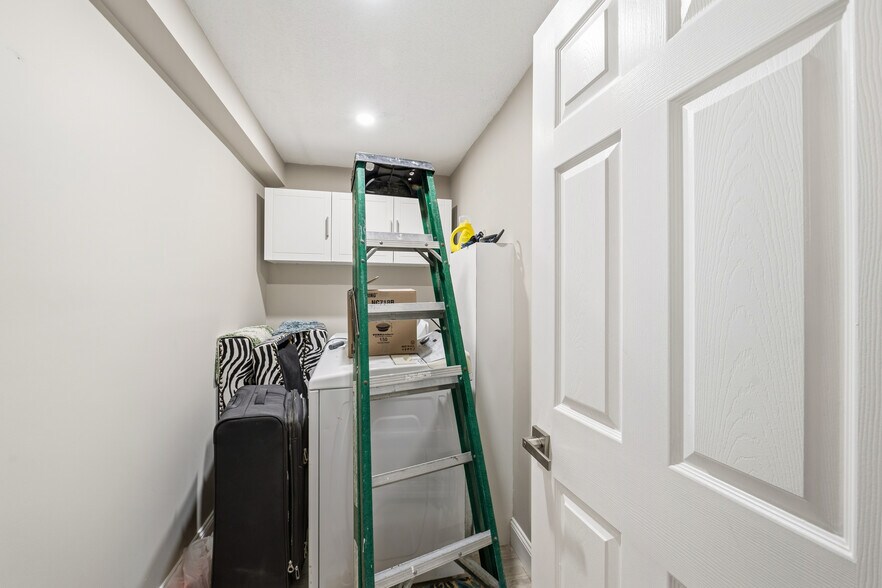 More Photos Of 47 Chelmsford St, Chelmsford Storefront Retail Residential For Sale