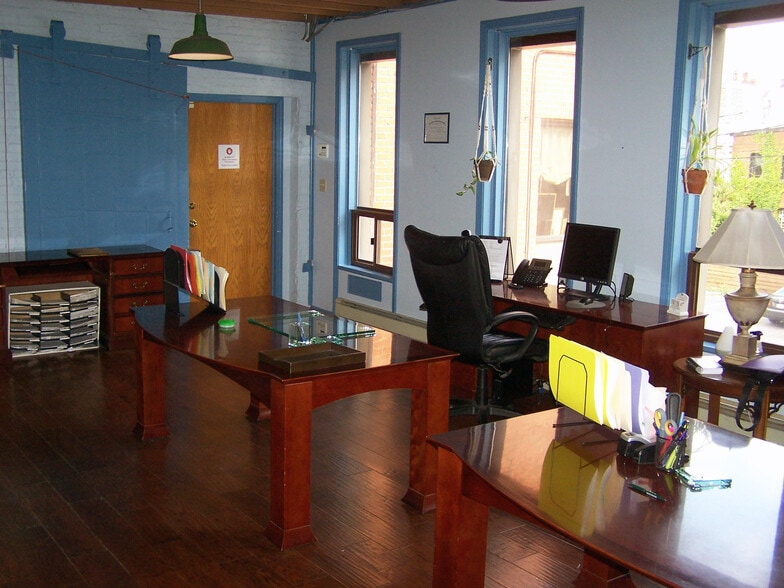 More Photos Of 392-394 Franklin St, Buffalo Storefront Retail Office For Lease