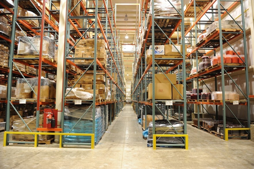 More Photos Of 102 N Sundale Rd, Norwich Warehouse For Sale