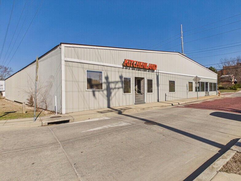 Primary Photo Of 201 W High St, Edwardsville Showroom For Sale