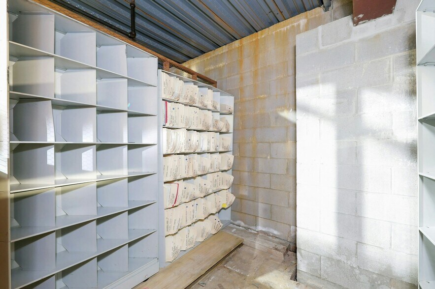 More Photos Of 1033 Clifton Ave, Clifton Medical For Sale