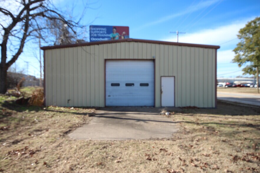 More Photos Of 2318 Charles Page Blvd, Tulsa Warehouse For Sale