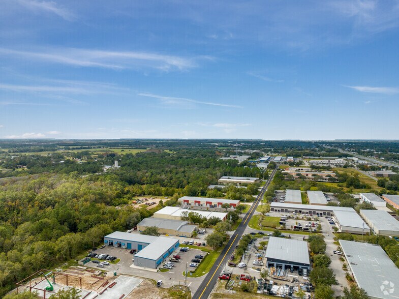 More Photos Of 1429 Hamlin Ave, Saint Cloud Light Distribution For Lease