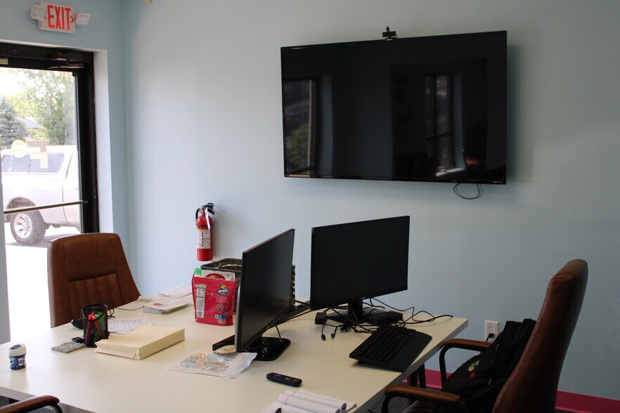 More Photos Of 7801 Corporate Blvd, Plain City Industrial For Sale