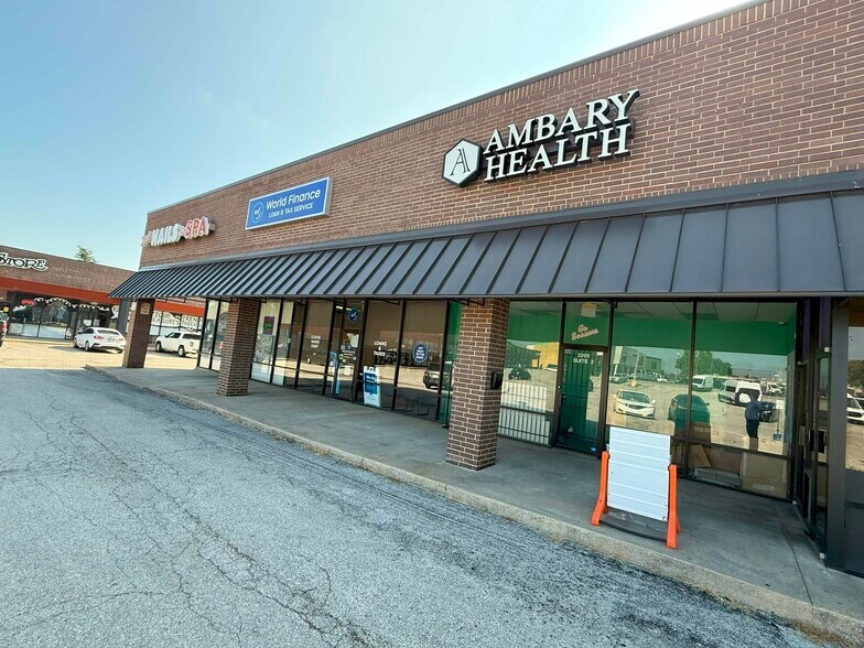 More Photos Of 2203-2205 W Main St, Norman Unknown For Lease