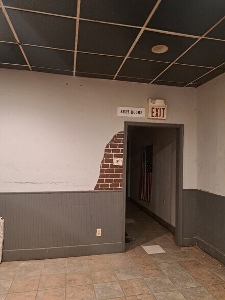 More Photos Of 42 Market St, Bangor Storefront For Lease