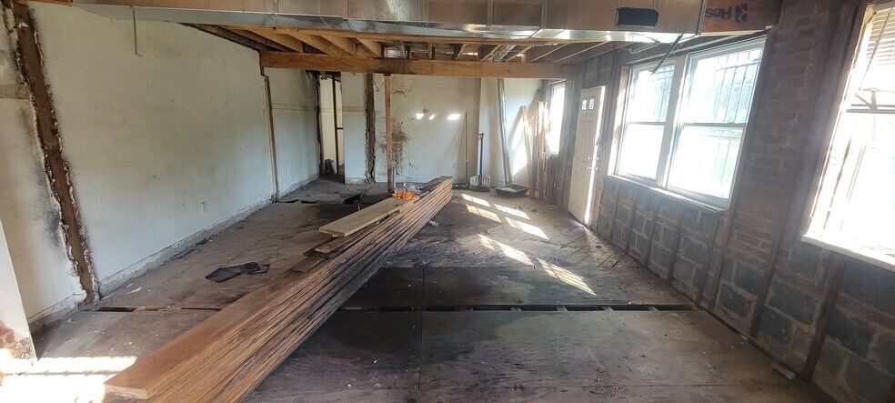 More Photos Of 4962-4966 Benning Rd SE, Washington Apartments For Sale