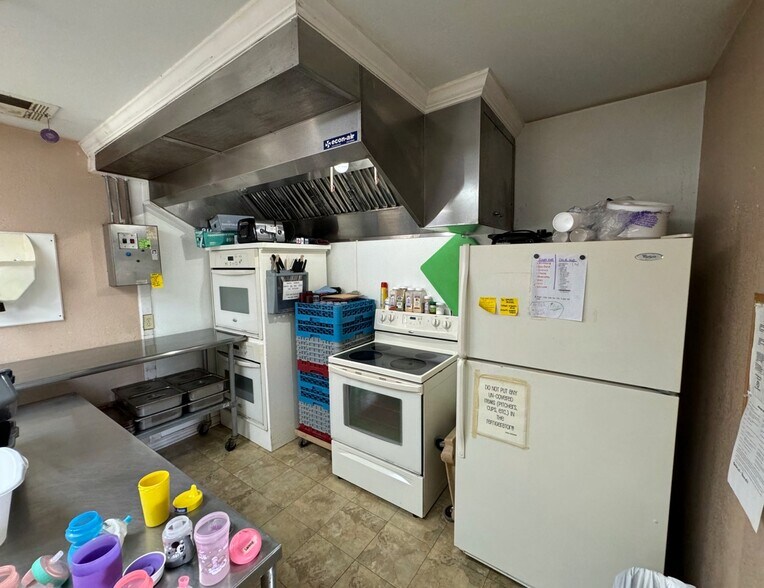 More Photos Of 2027 Main St, Waller Daycare Center For Sale