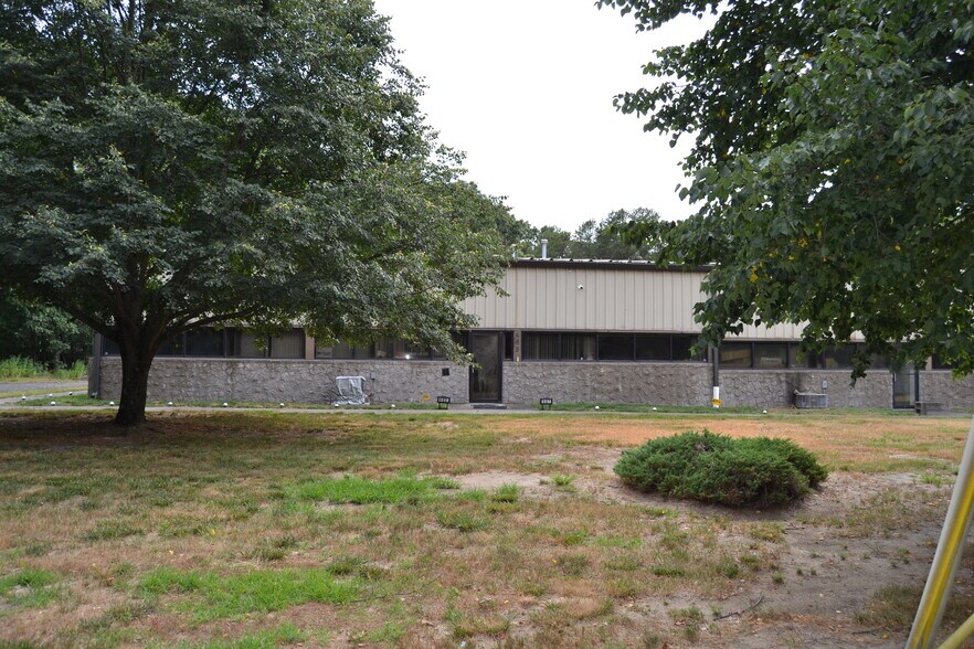 More Photos Of 487 Wright Debow Rd, Jackson Flex For Sale