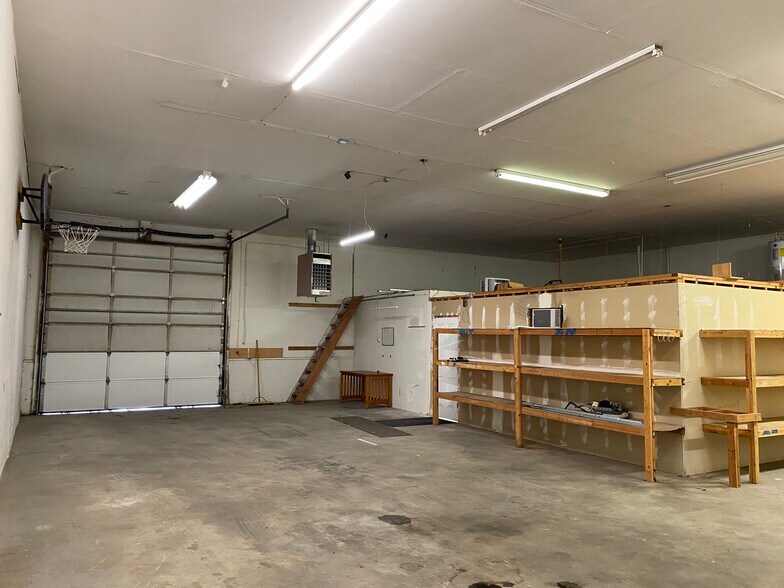 More Photos Of 180 Sunny Valley Rd, New Milford Light Distribution For Lease