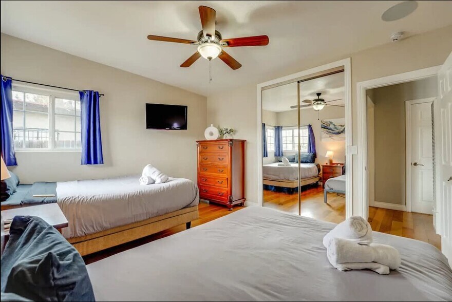 Primary Photo Of 3280 Gillette St, San Diego Apartments For Sale