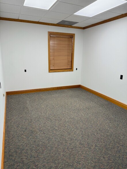 More Photos Of 85 1st St, Leechburg Restaurant For Sale