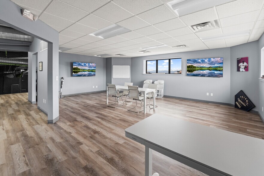 More Photos Of 4530 Venture Dr, Johnstown Warehouse For Sale