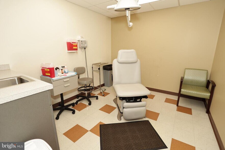 More Photos Of 399 Front St, Elmer Medical For Lease