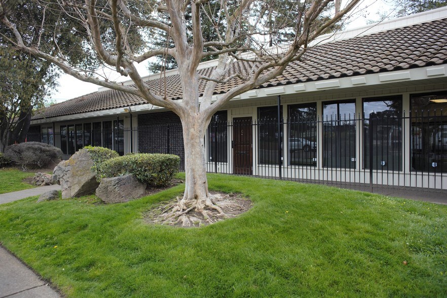 More Photos Of 6151 Fair Oaks Blvd, Carmichael Office For Lease