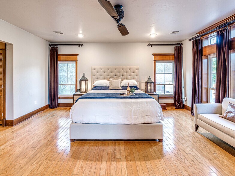 More Photos Of 18509 Brangus Rd, Shawnee Specialty For Sale