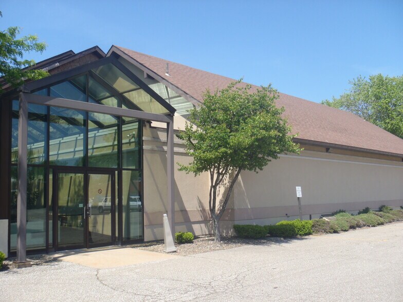 Primary Photo Of 3211 Liberty St, Erie Medical For Lease