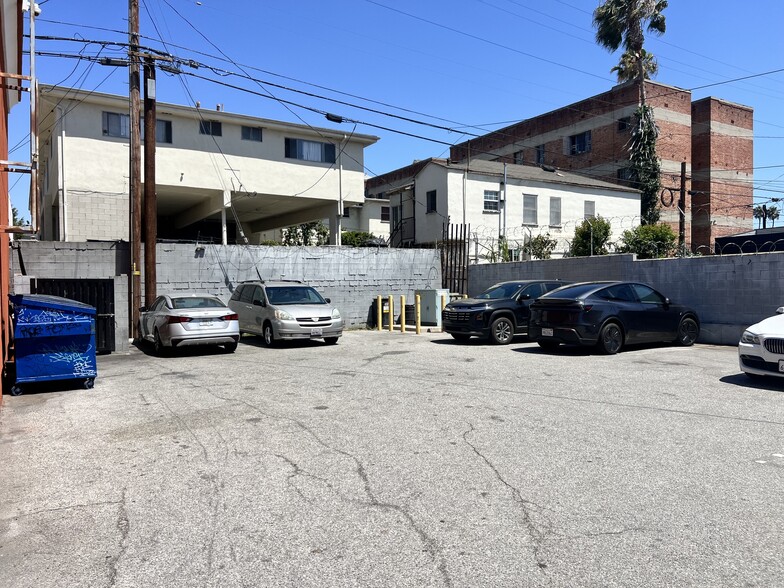 More Photos Of 210 N Western Ave, Los Angeles Storefront For Lease