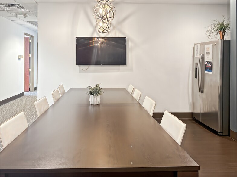 More Photos Of 9005 Overlook Blvd, Brentwood Coworking Space