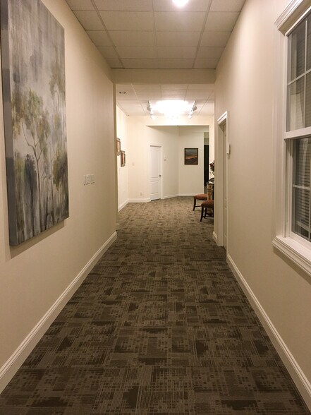 More Photos Of 345-215 W Main St, Leola Storefront Retail Office For Lease