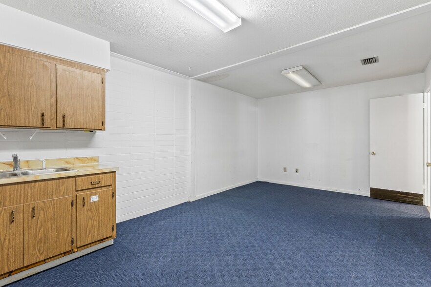 More Photos Of 260 S Marion Ave, Lake City Medical For Lease