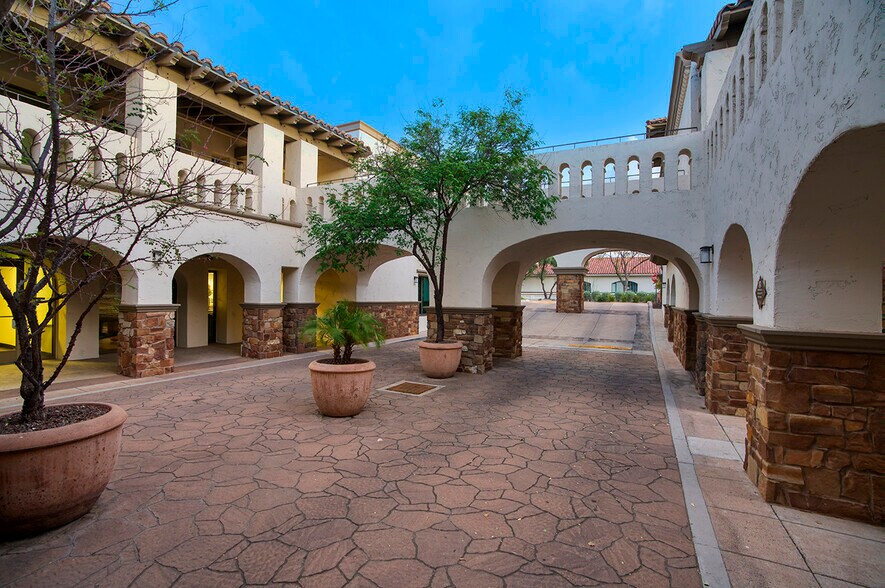 More Photos Of 11000 N Scottsdale Rd, Scottsdale Medical For Lease